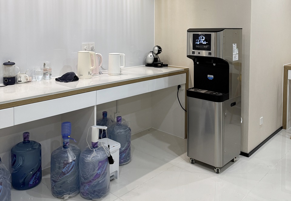 深圳市福田村鎮(zhèn)銀行-采購直飲水機(jī)解決健康飲水問題